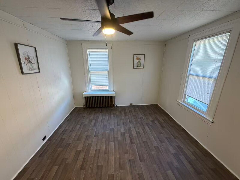 Building Photo - 1920 Middle St