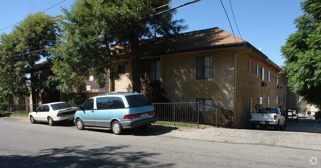 Building Photo - Hilltop Samoa Apartments