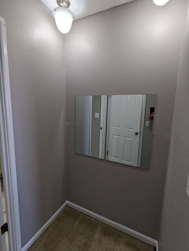 Building Photo - 1425 Willow Brook Cv
