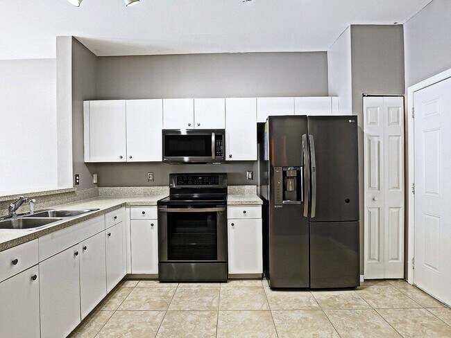 Building Photo - 3605 Cedar Oak Dr