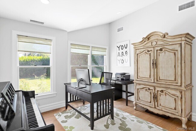 Building Photo - 31 B Club Ln