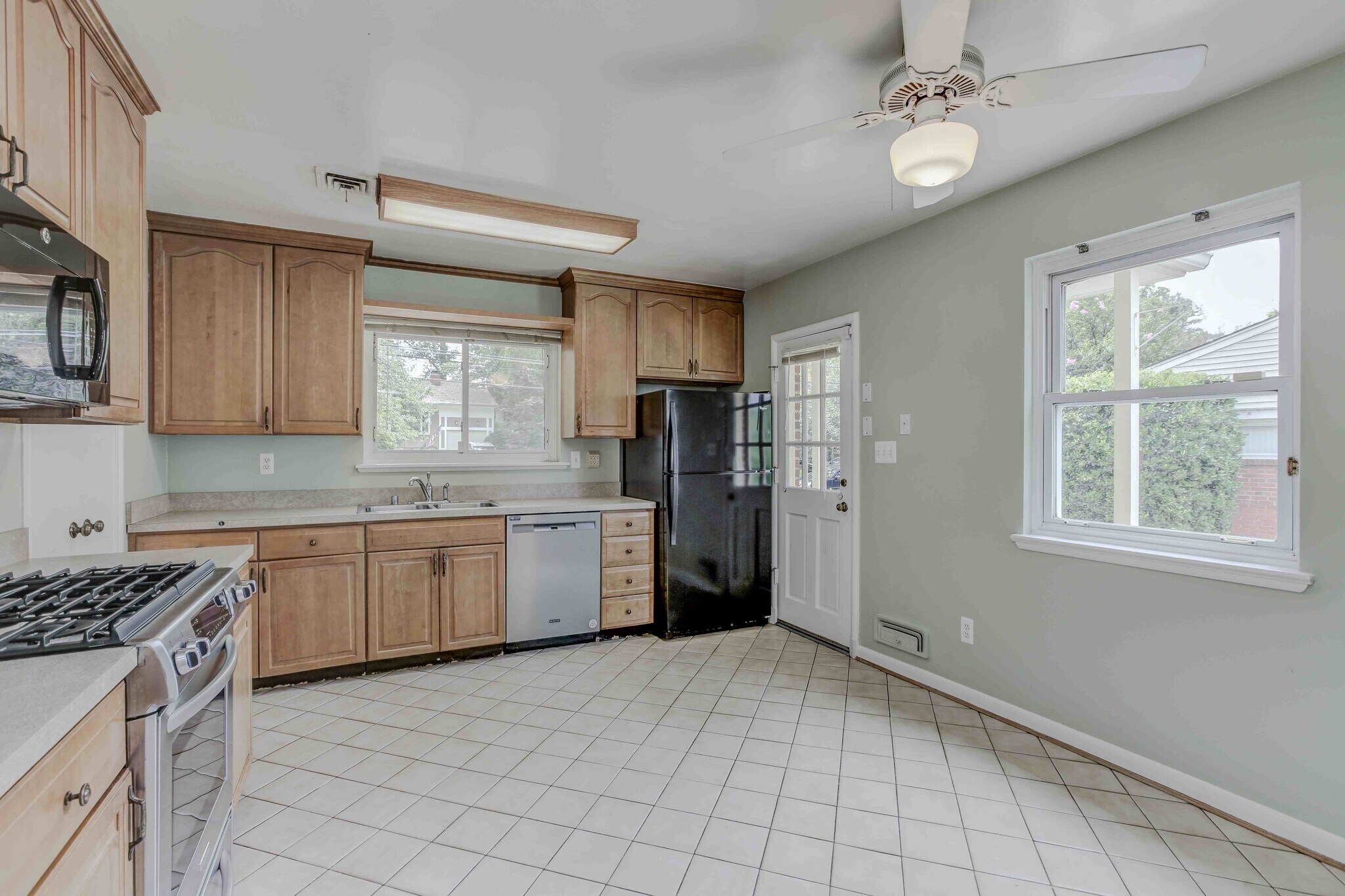 Building Photo - 3215 Brooklawn Ter