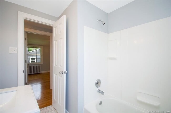 Building Photo - 983 Black Rock Tpke