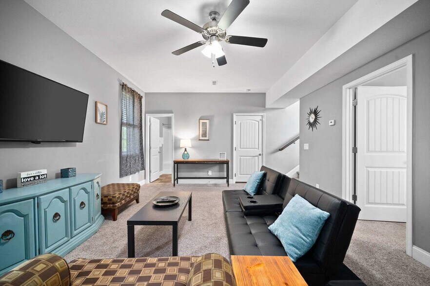 Building Photo - 2940 Lancelot Ln