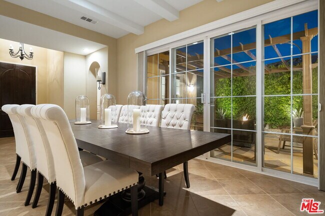 Building Photo - 61 Via Santo Tomas Dr