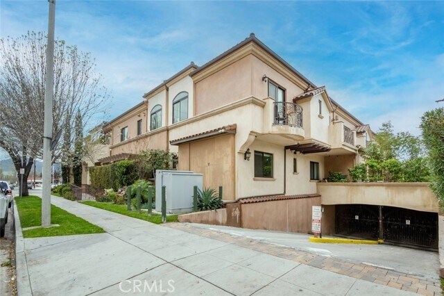 Primary Photo - 201 N Reese Pl