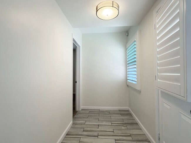 Building Photo - **2025 Euclid Ave Long Beach** Beautiful 3 bedroom 2 bath !!2 weeks free OAC!!