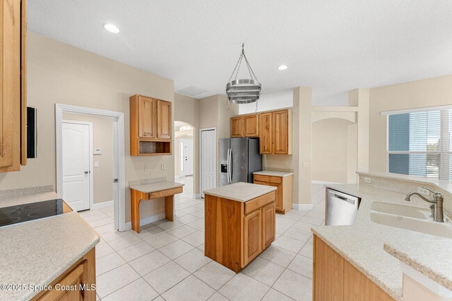 Building Photo - 3650 Chardonnay Dr