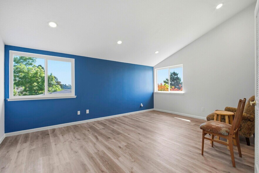 Building Photo - 6001 Castlebrook Dr