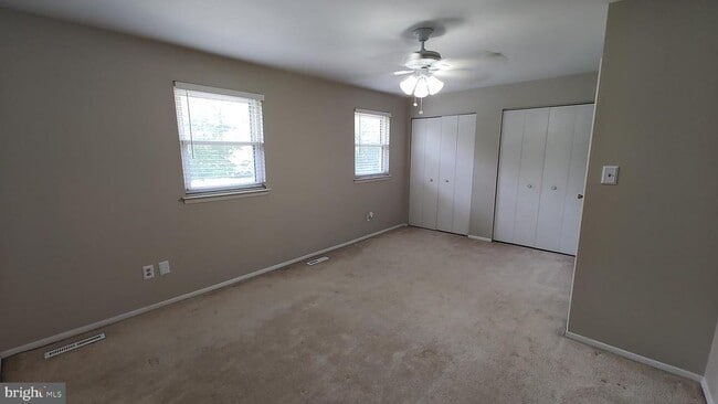 Building Photo - 2 Shadowbrook Ct