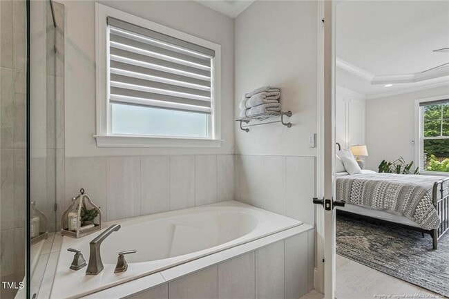 Building Photo - 2098 Amalfi Pl