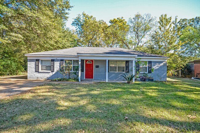 Primary Photo - 928 Grenada Dr