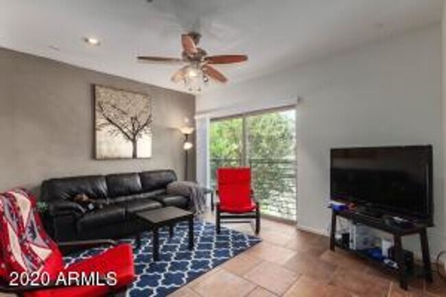 Building Photo - Apply Here www.realty480pm.appfolio.com/listings