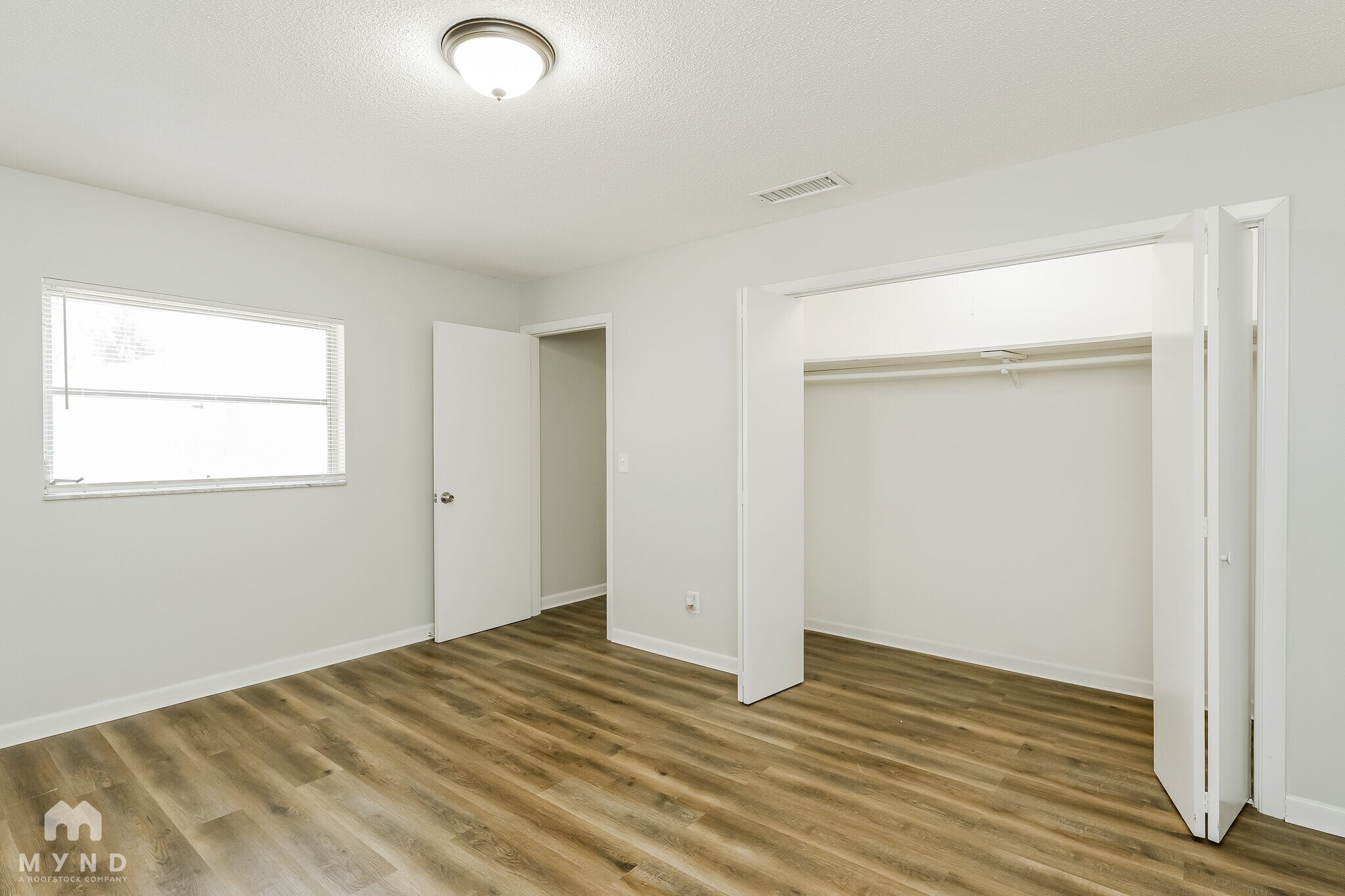 Building Photo - 170 W Crystal Lake Ave