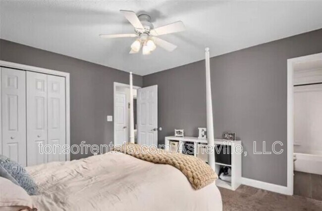 Building Photo - 108 Sandpiper Ct