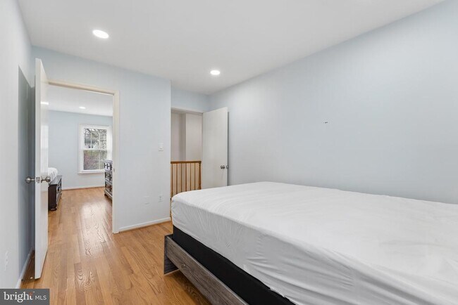 Building Photo - 2302 Tanglevale Dr