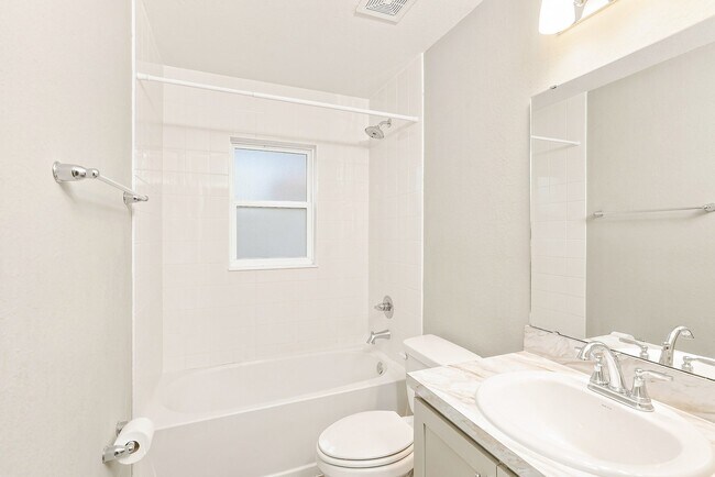 Building Photo - 2590 San Marco Wy