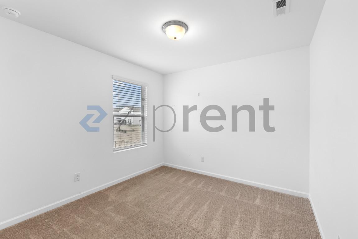 Building Photo - 3038 Langhorne Ave SW