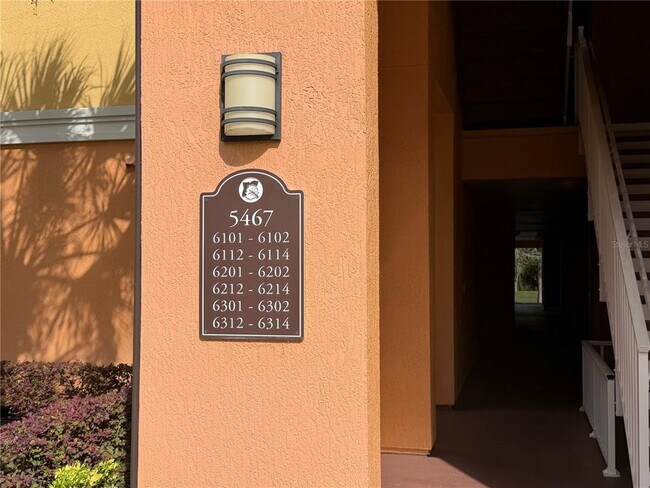 Building Photo - 5467 Vineland Rd