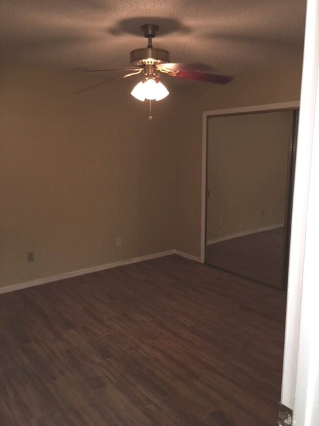 Building Photo - 2/2 Beutiful Condo at Hidden Springs -  Do...