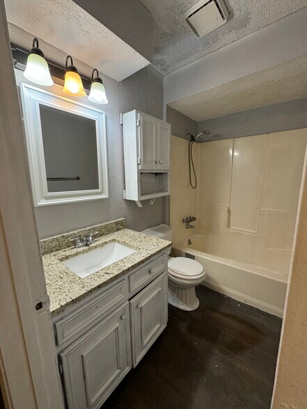 Building Photo - 524 Shennandoah Dr