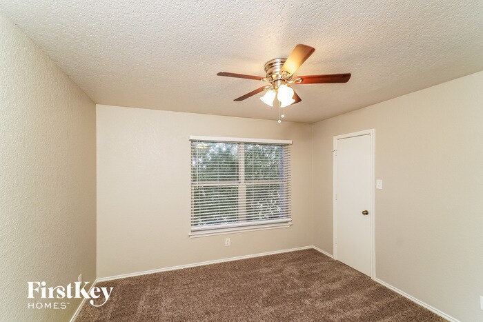 Building Photo - 7613 Forest Vale