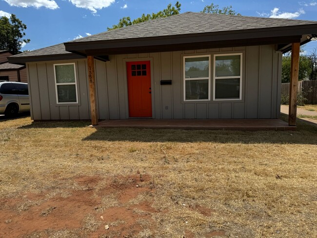 Primary Photo - 1558 Fannin St