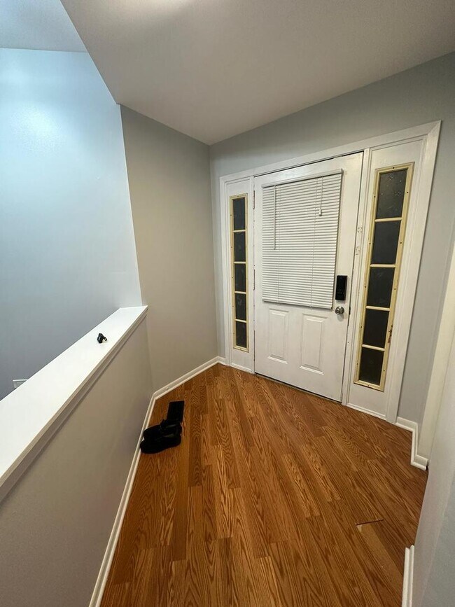 Building Photo - 1133 Cambria Ln N