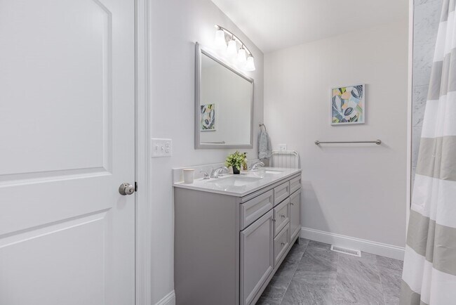 Building Photo - 10 Allen Ct