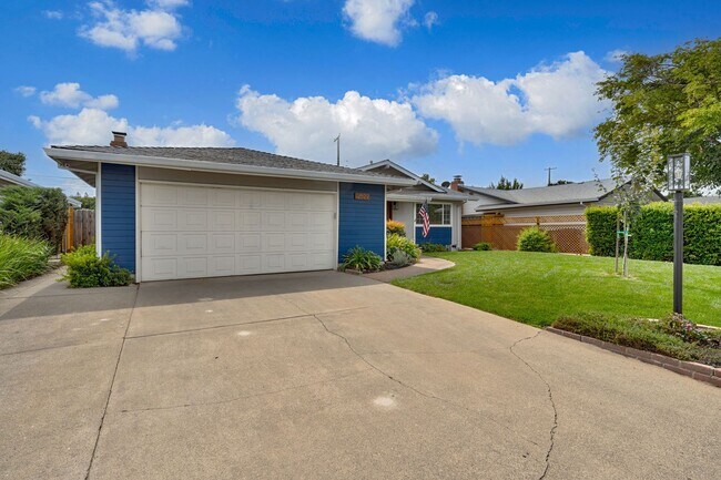 Building Photo - Charmingly Remodeled 3 Bed, 2 Bath Home Ne...