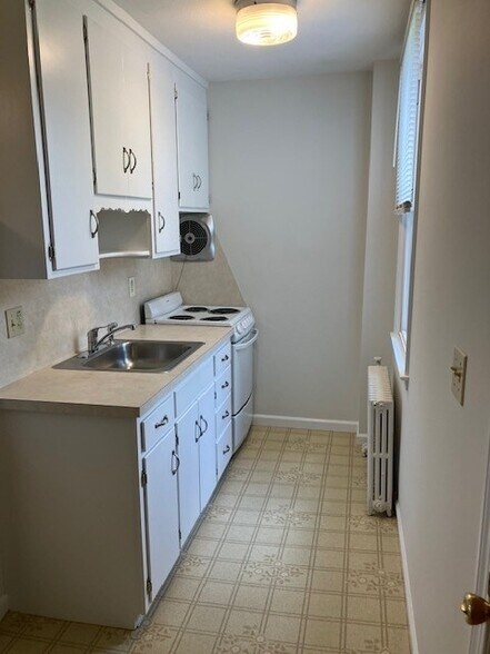 Kitchen - 42 Silver St