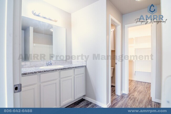 Building Photo - 2118 Langford Ave