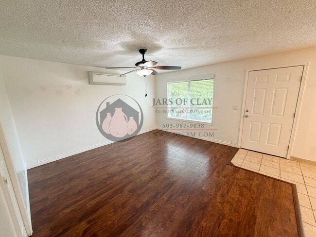 Building Photo - Salem 3BR with AC in Every Room! | 2-Car Garage & Fenced Yard