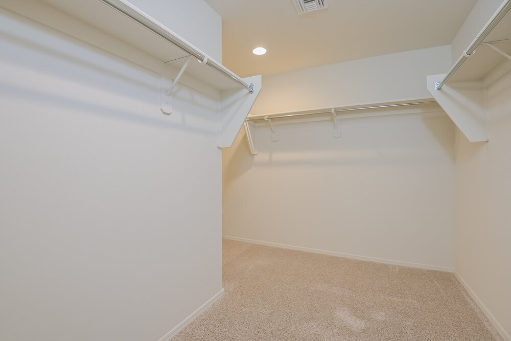 Building Photo - 10854 W Claxton Dr