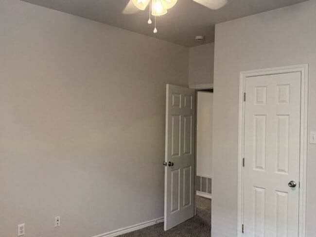 Building Photo - 1401 Bagby Ave