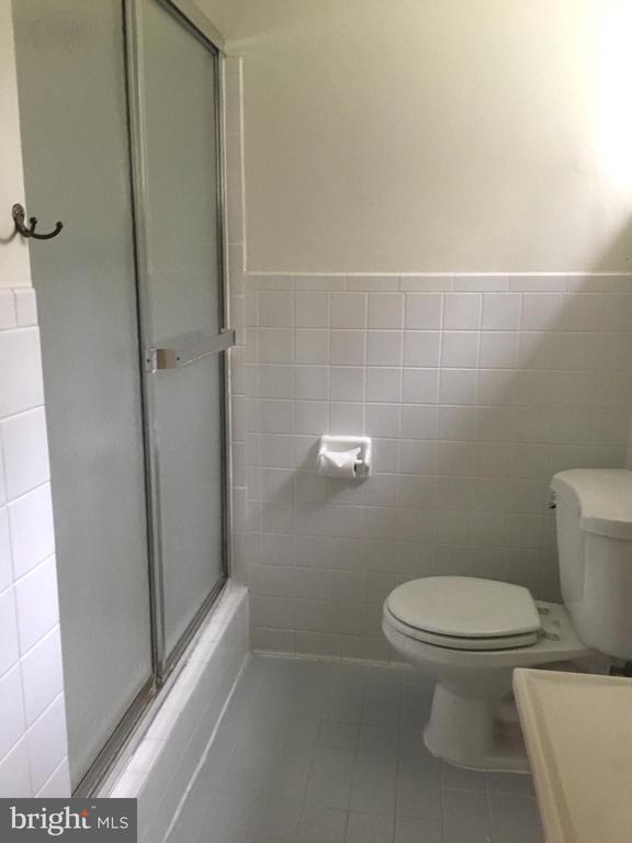 Building Photo - 9204 Bardon Rd