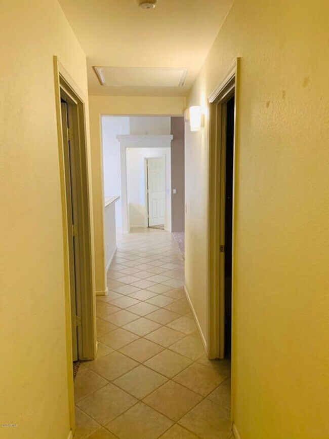 Building Photo - Nice 3 Bed, 2 Bath in Peoria