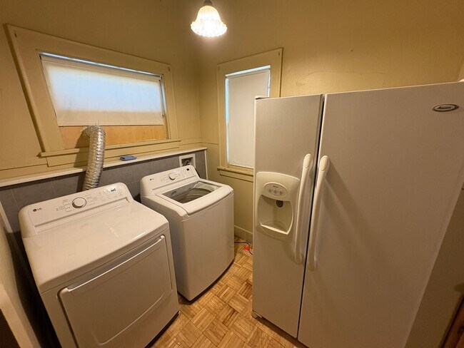 Building Photo - 2274 Orchard St