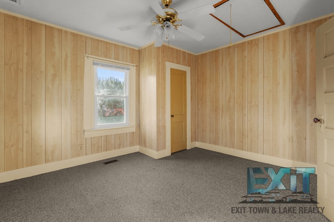 Building Photo - Freshly Renovated 2 Bedroom Rental in Warren County