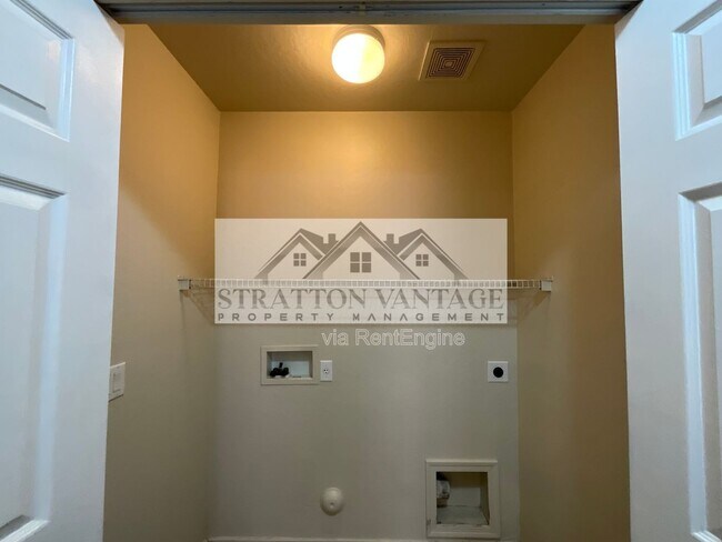 Building Photo - 11580 W Duran Ave