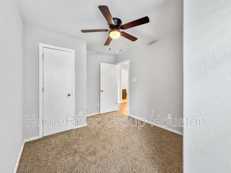Building Photo - 4311 Amaryllis Ave