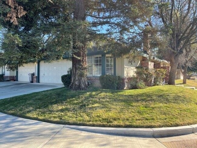 Building Photo - Spacious 3 bedroom home for rent