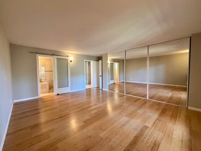 Building Photo - 6207 Westover Dr