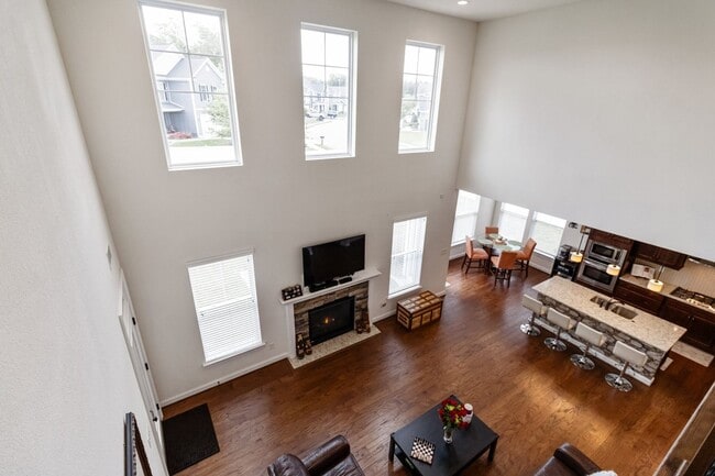 Building Photo - 5 Bedroom 3.5 bath home in Hickory Landing