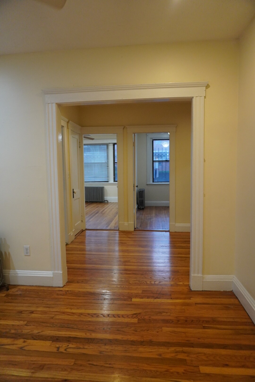 Building Photo - 240 Kelton St