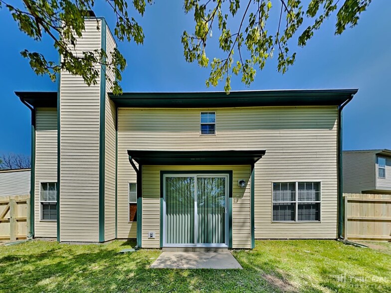 Building Photo - 1022 Pine Mountain Way