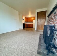 Building Photo - Fall in LOVE with this Queen Anne Two Bedroom with Free Parking! $1985