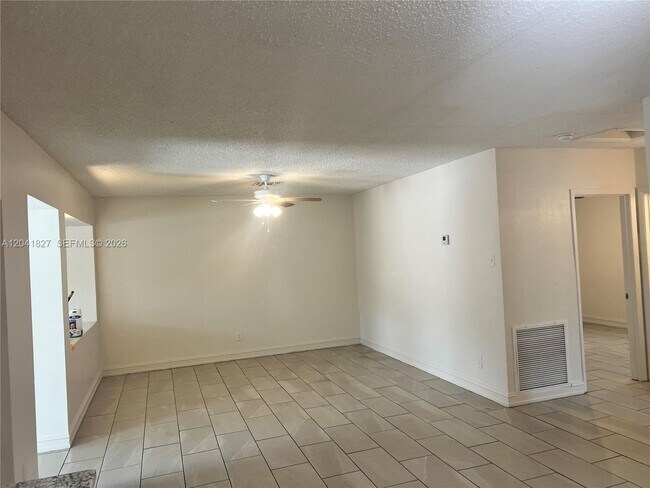 Building Photo - 2300 SW 44th St
