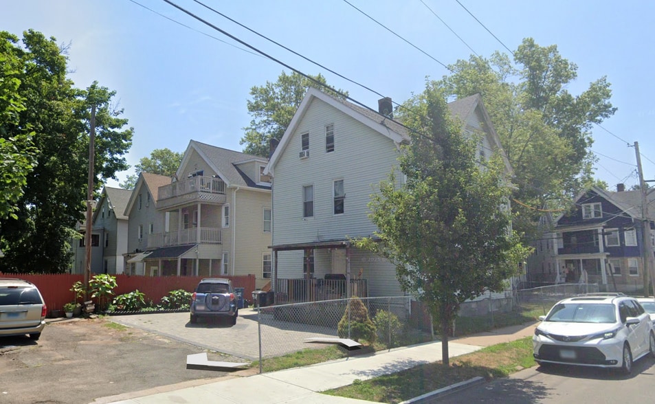 Building Photo - 193 Chatham St