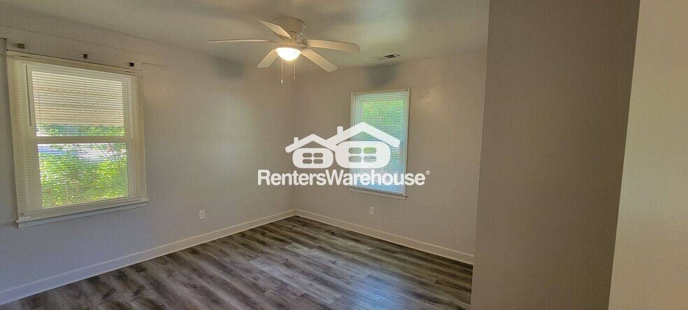 Building Photo - 2842 Marco Dr NW